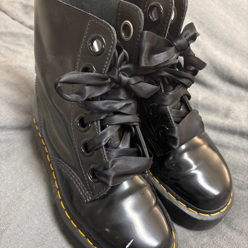 Platform Doc, Martens